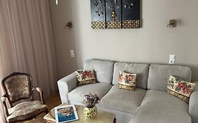 Sunny Vintage Paradise
